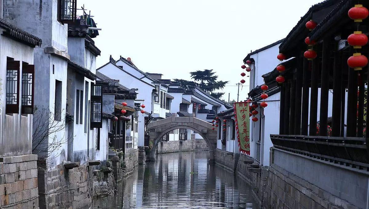 十堰东风商用车驾驶室减震器